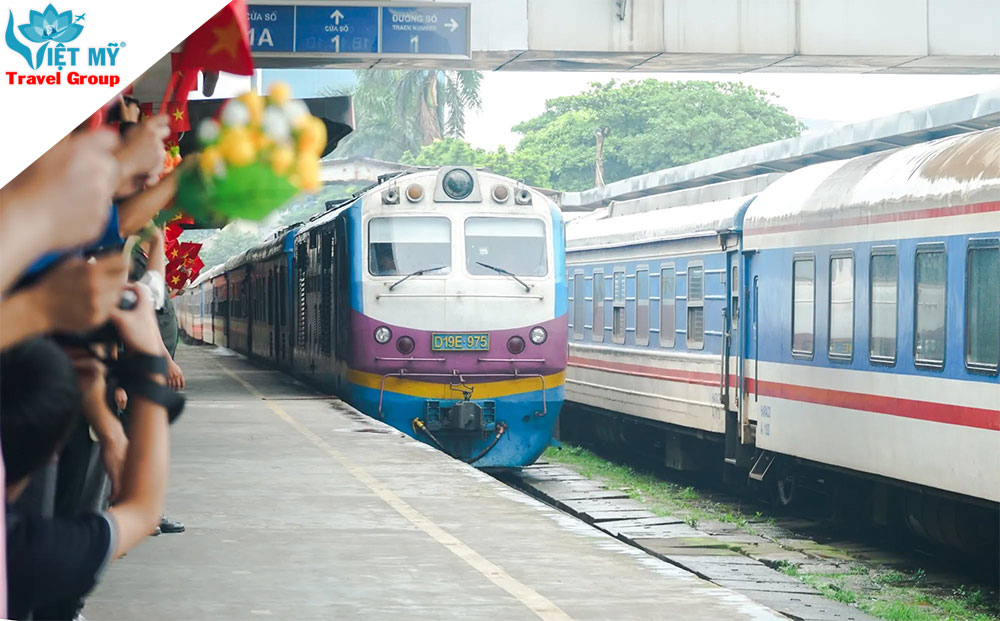 Đường sắt tăng cường thêm toa cho 22 đoàn tàu khi sân bay Vinh đóng cửa